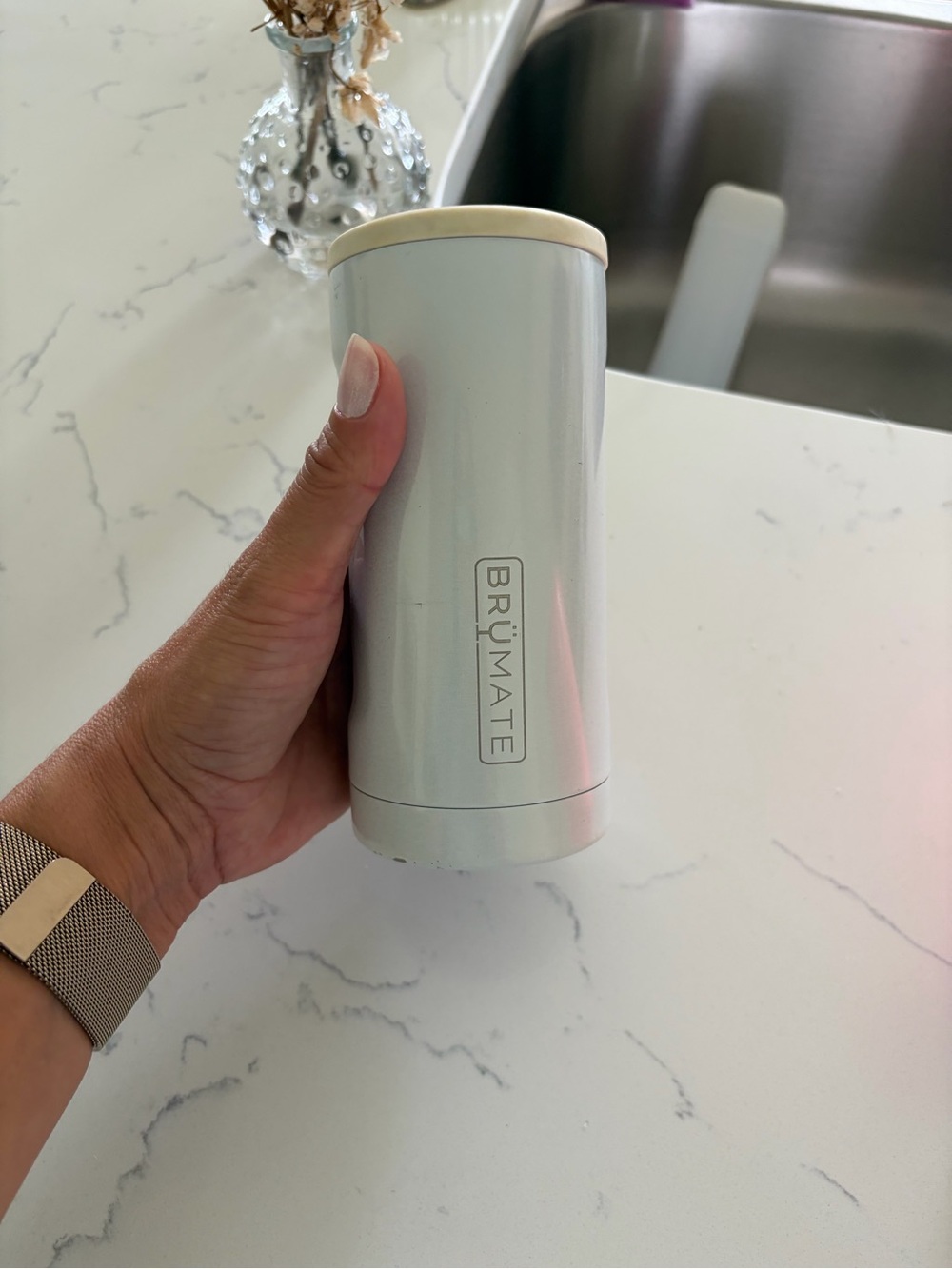 BrüMate Slim Can Cooler - Light Silver with Cream Lid